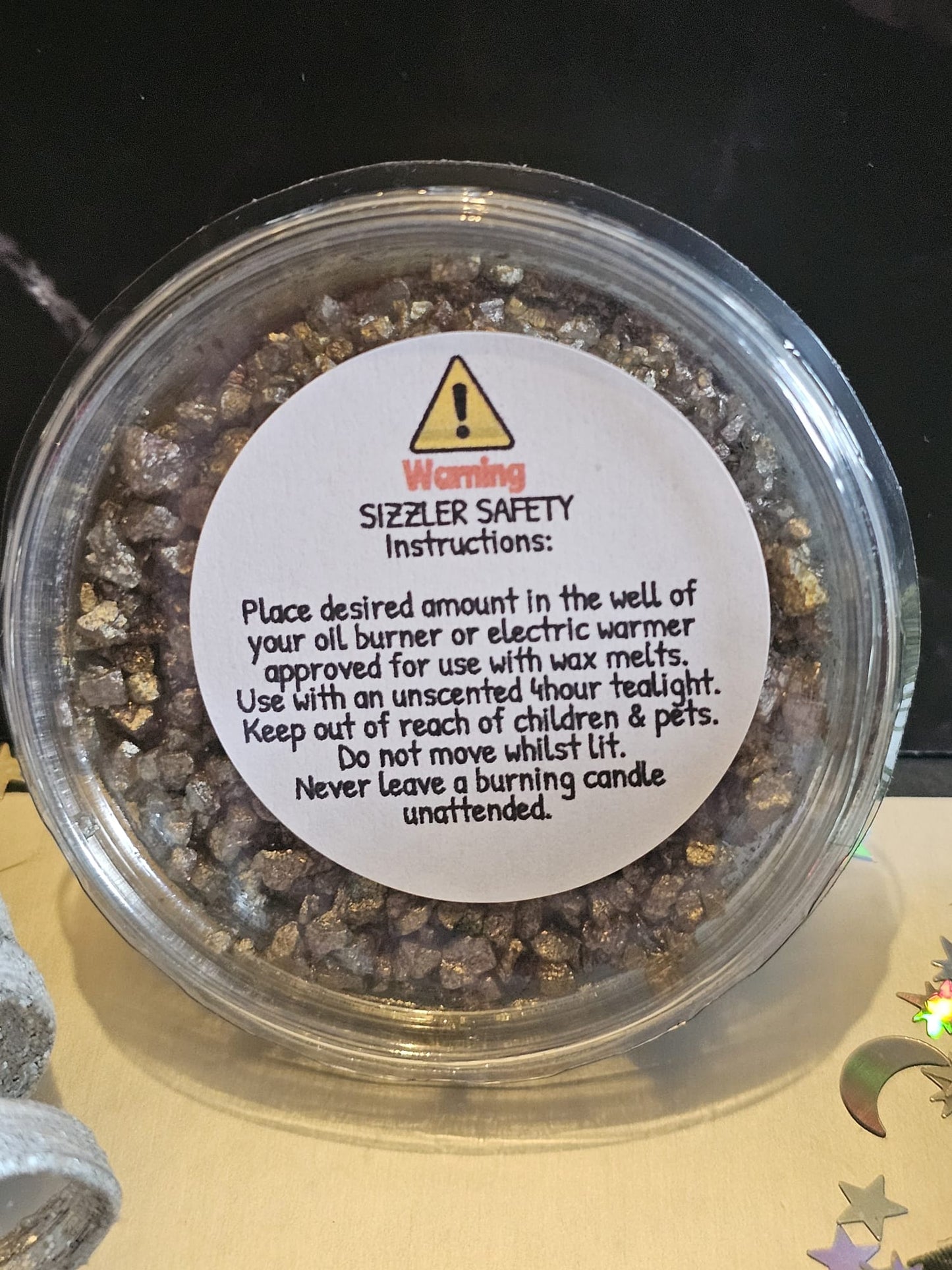 Simmering granules (Wax Melt) in a Christmas fragrance Ginger Spice