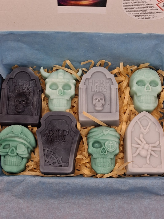 4 Skull & 4 Gravestone wax melts fragranced in Black Opium!