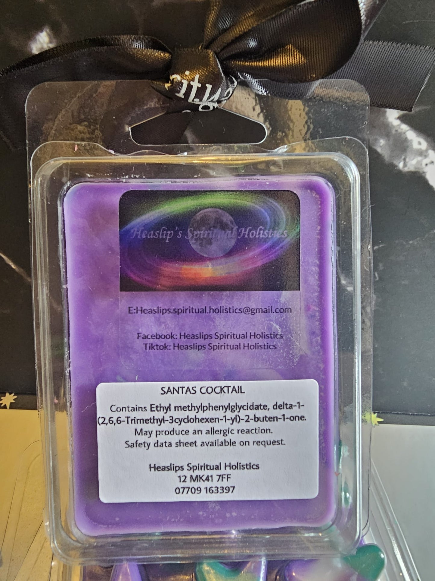 Star clamshell Christmas themed wax melts in fragrance Santa's Cocktail