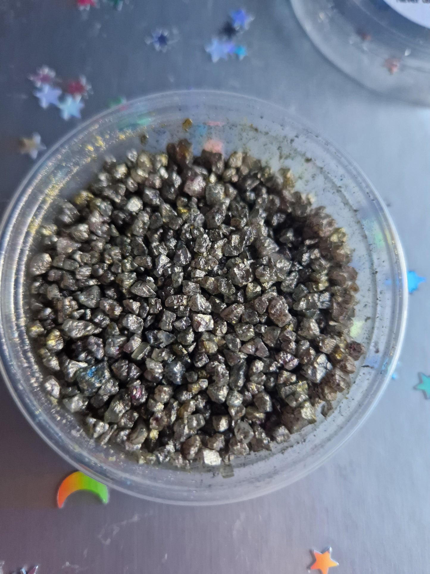 Simmering granules (Wax Melt) in a Christmas fragrance Ginger Spice