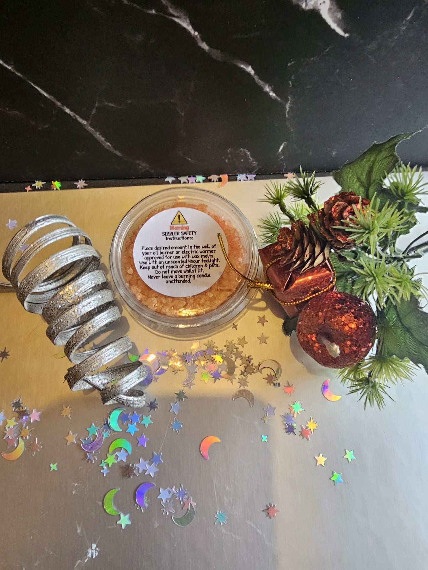 Simmering granules in Christmas fragrance Hot Apple Pie (Wax Melts)