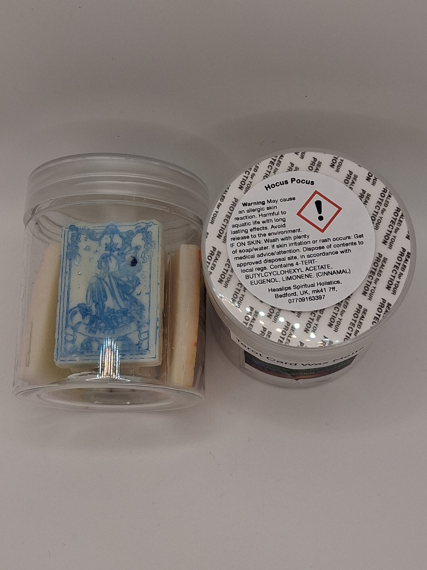 1 Pot of 6 mini tarot card wax melts fragranced in Hocus Pocus