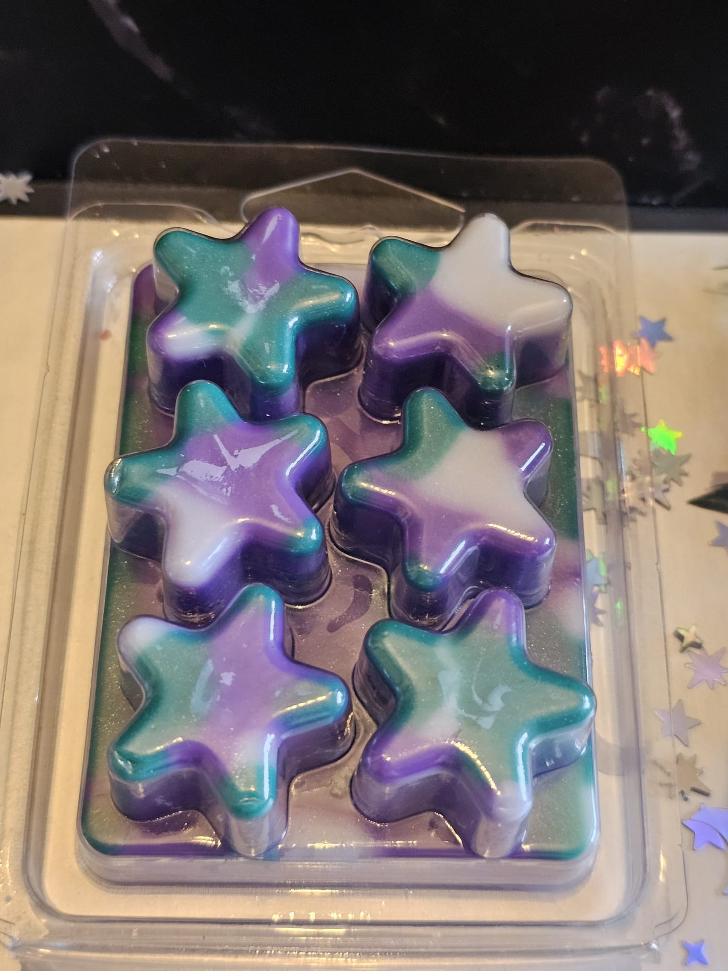Star clamshell Christmas themed wax melts in fragrance Santa's Cocktail