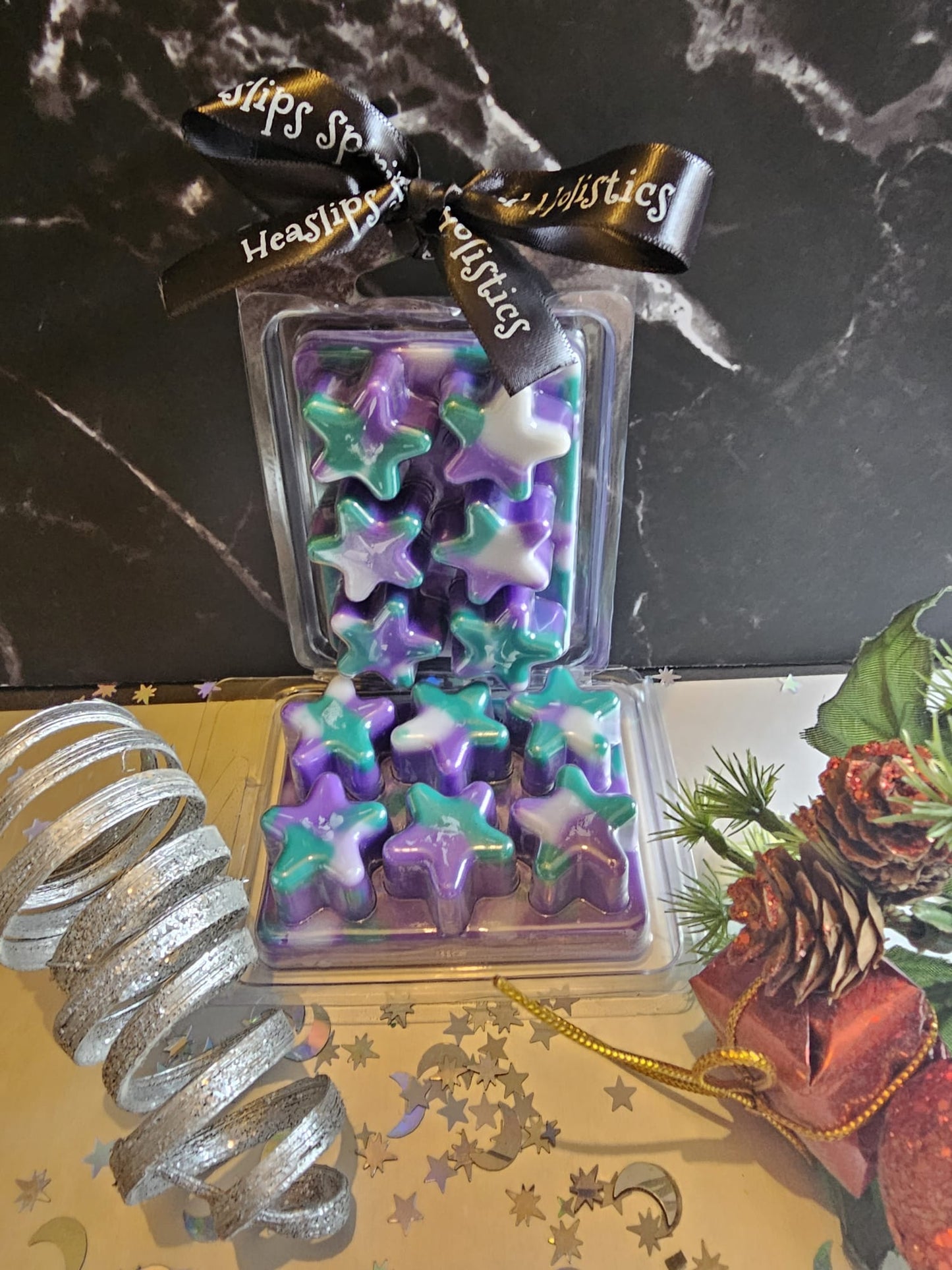 Star clamshell Christmas themed wax melts in fragrance Santa's Cocktail