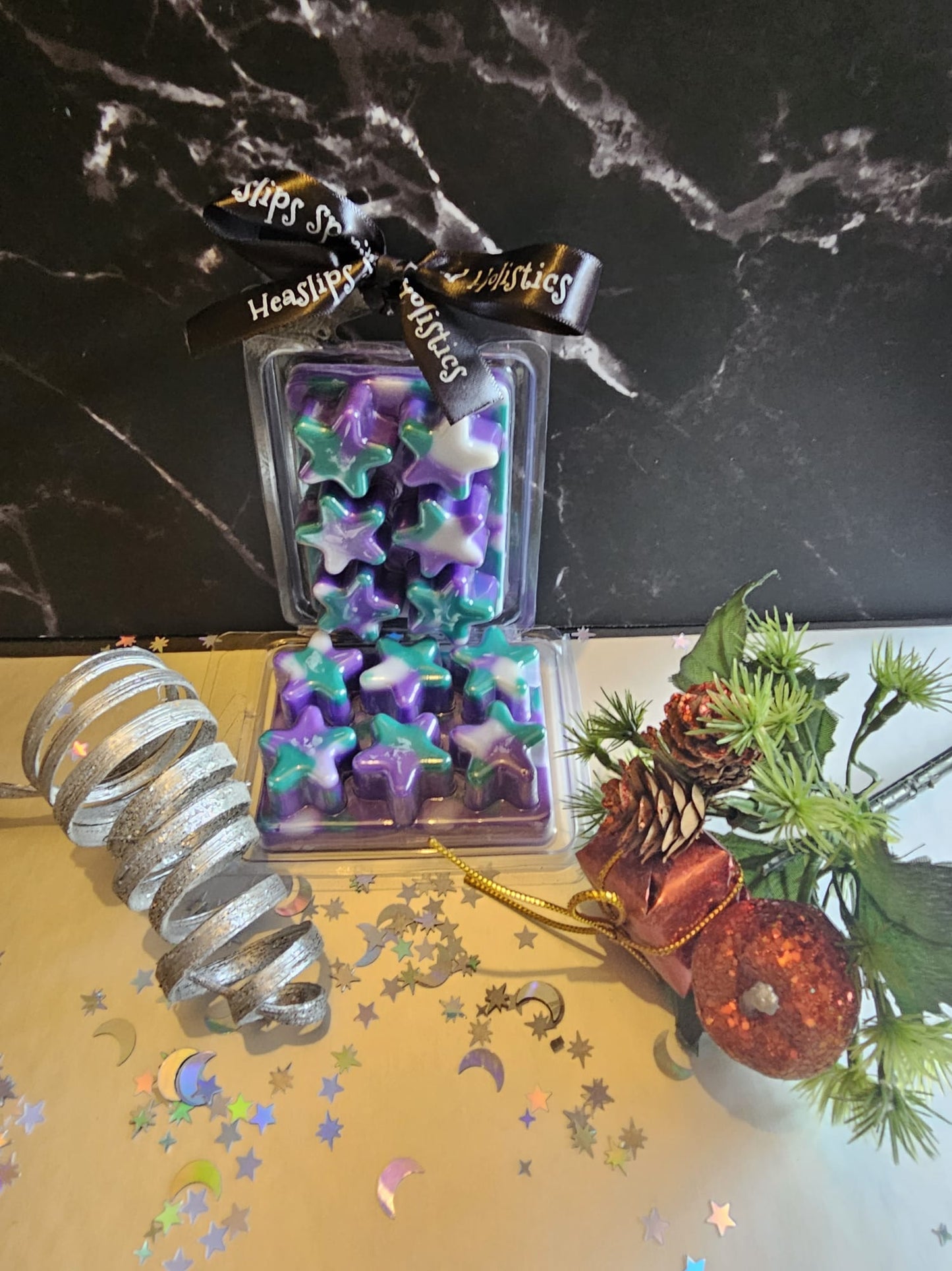 Star clamshell Christmas themed wax melts in fragrance Santa's Cocktail