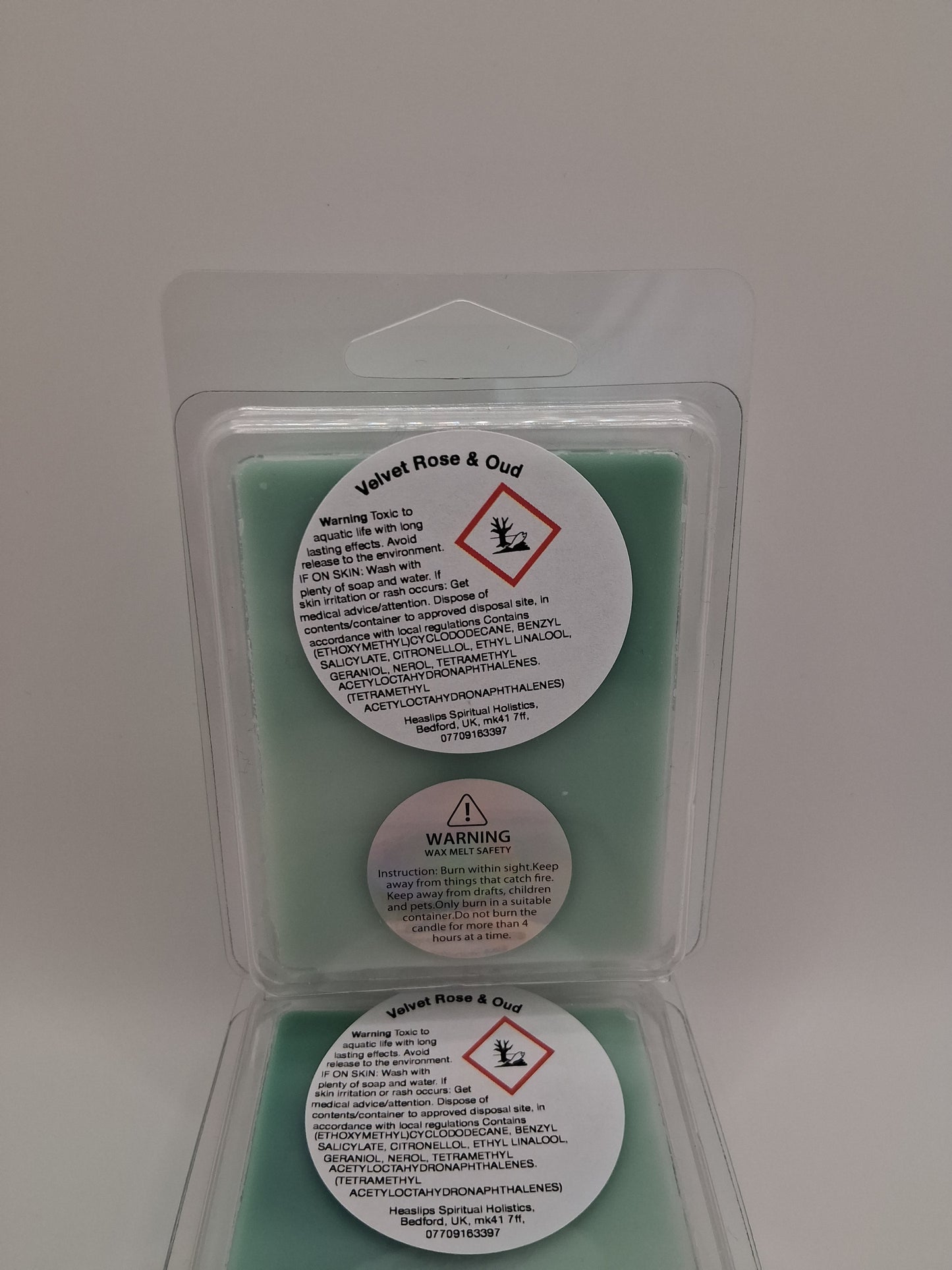 Velvet Rose & Oud fragranced 6 cavity clamshell wax melt