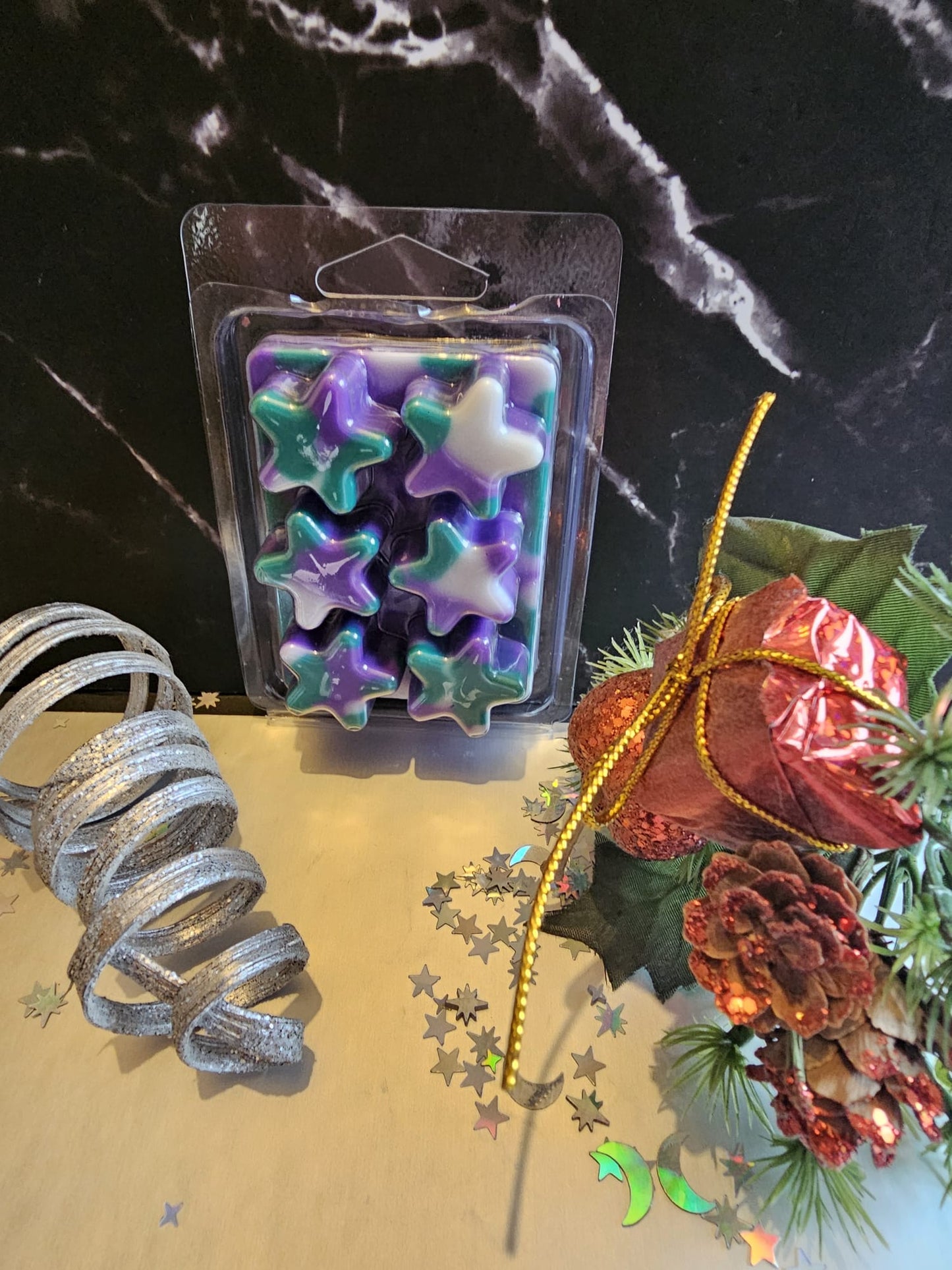 Star clamshell Christmas themed wax melts in fragrance Santa's Cocktail