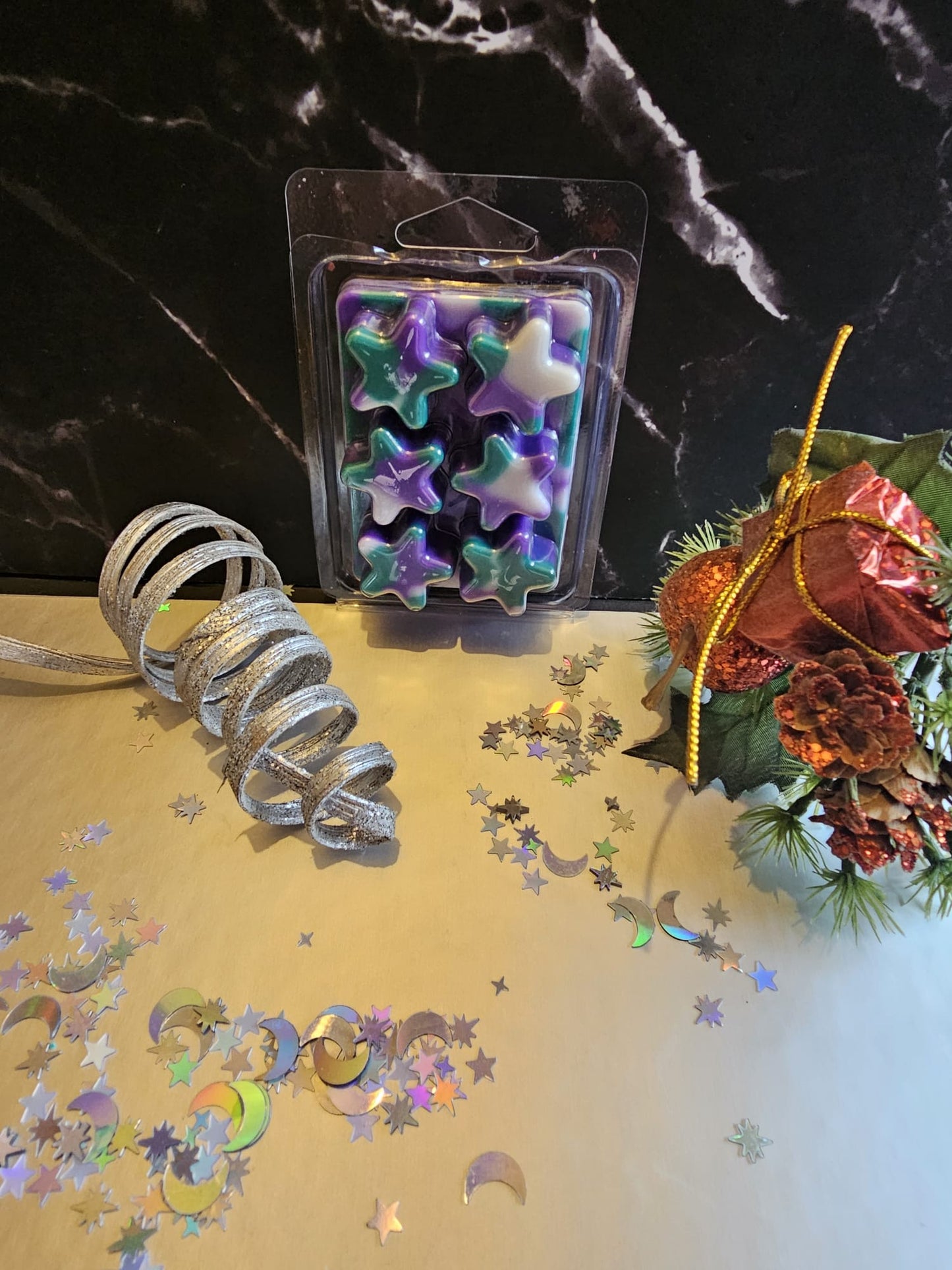 Star clamshell Christmas themed wax melts in fragrance Santa's Cocktail