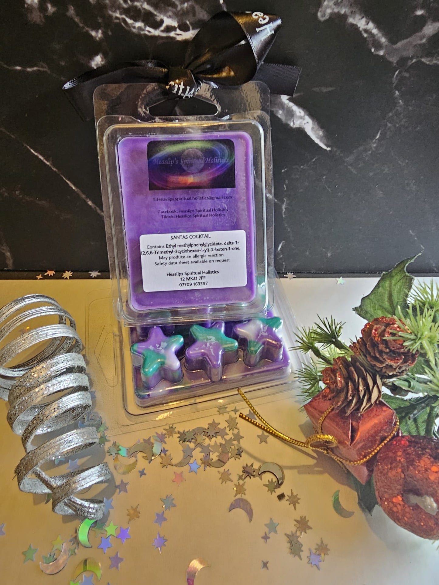 Star clamshell Christmas themed wax melts in fragrance Santa's Cocktail