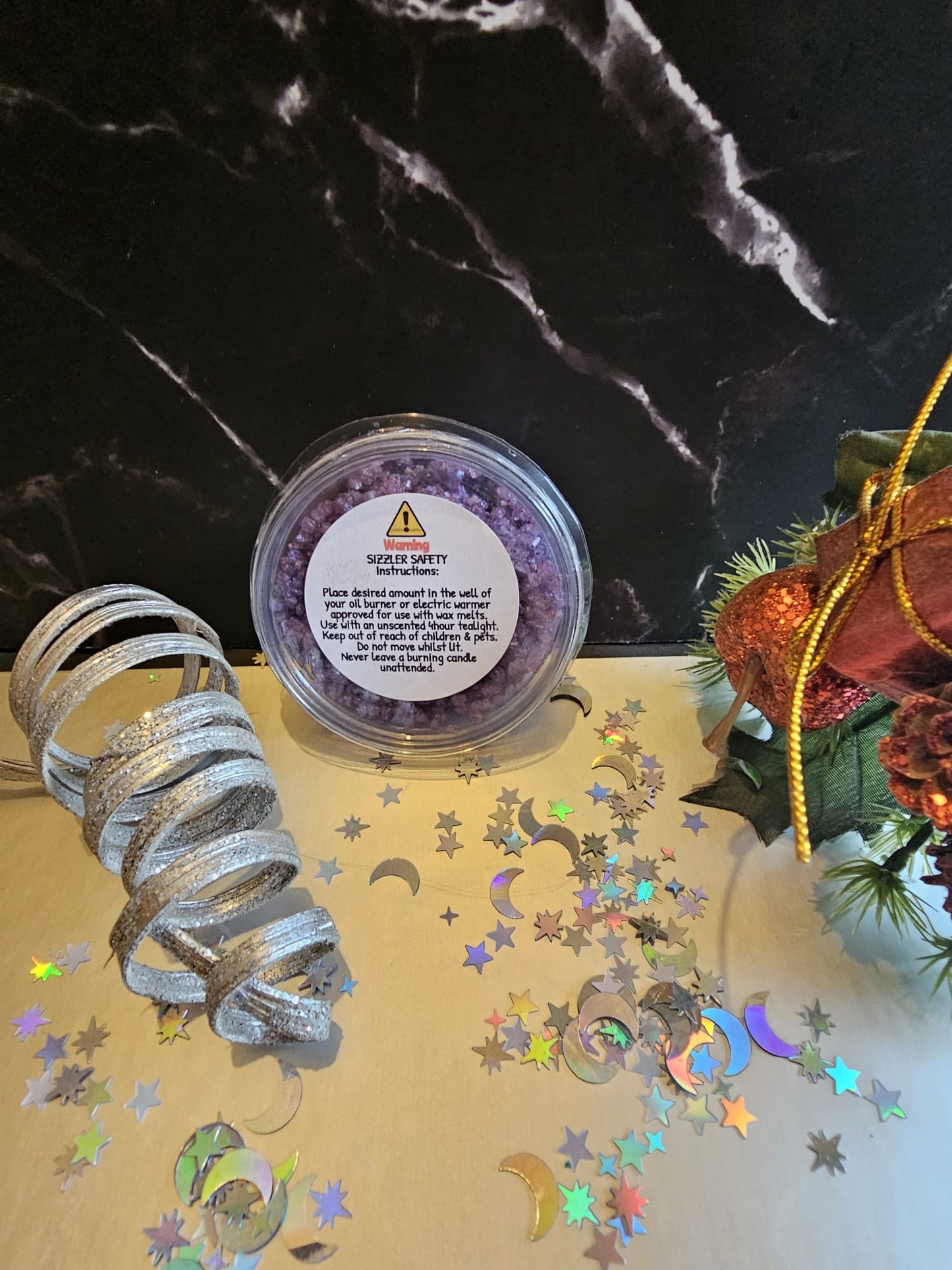 Simmering granules in fragrance Santa's Cocktail (Wax Melt)