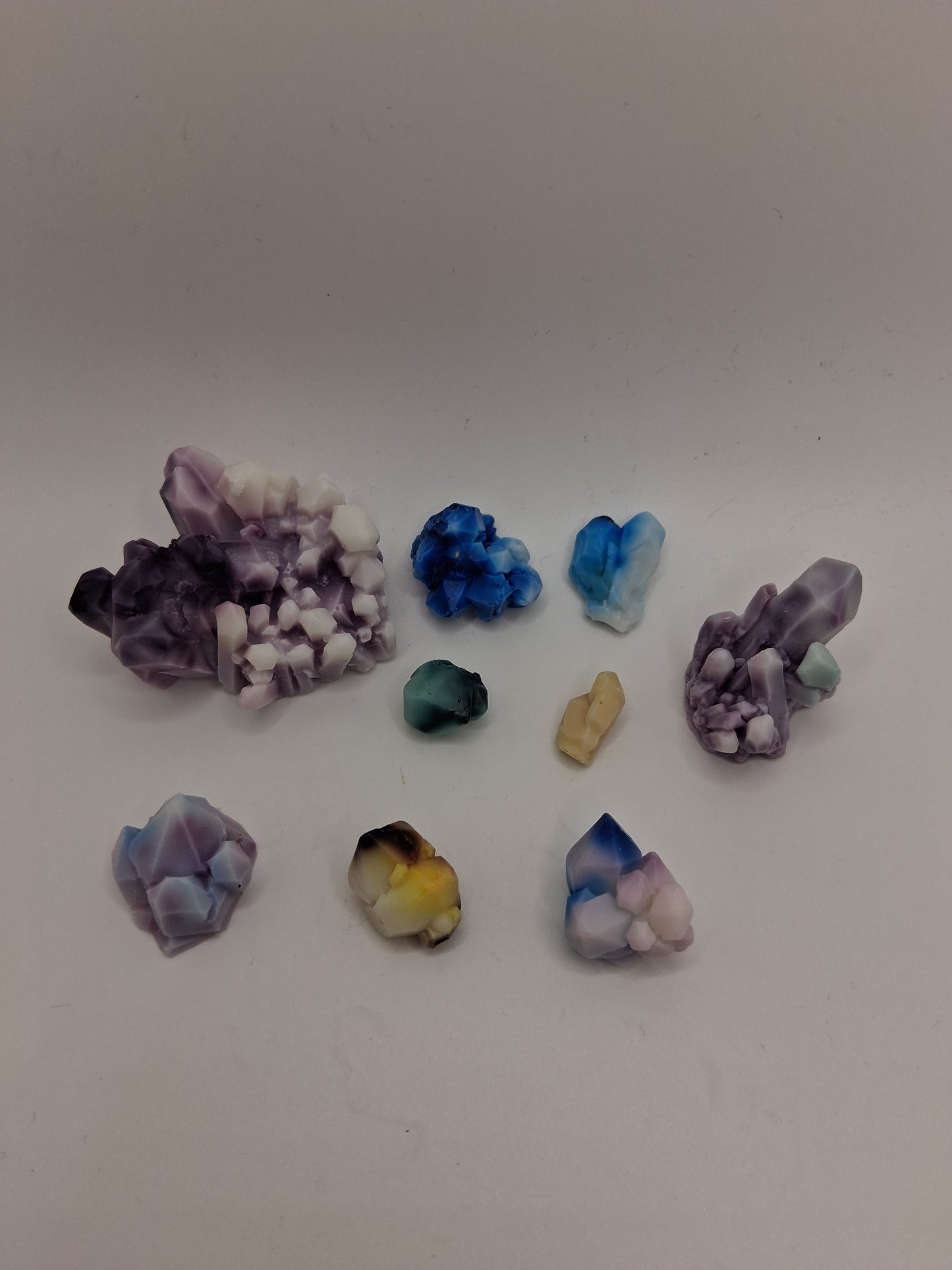 9 x coloured crystal wax melts in fragrance Rest